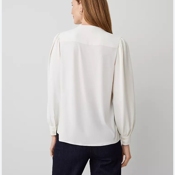 Ann Taylor Blouse top Ivory Petite XXS Long Sleeve - Picture 4 of 7